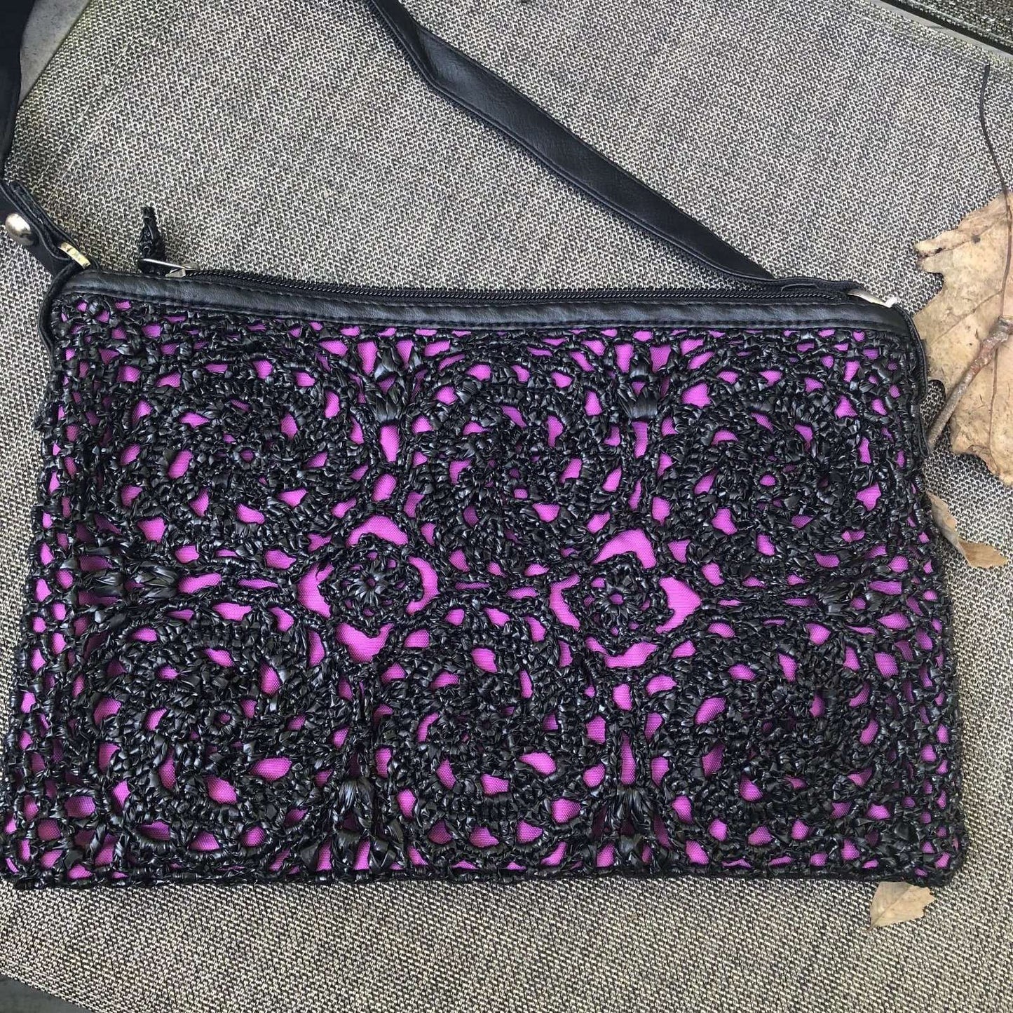 Contemporary Sustainable Industrial Netting Chic Shoulder Bag